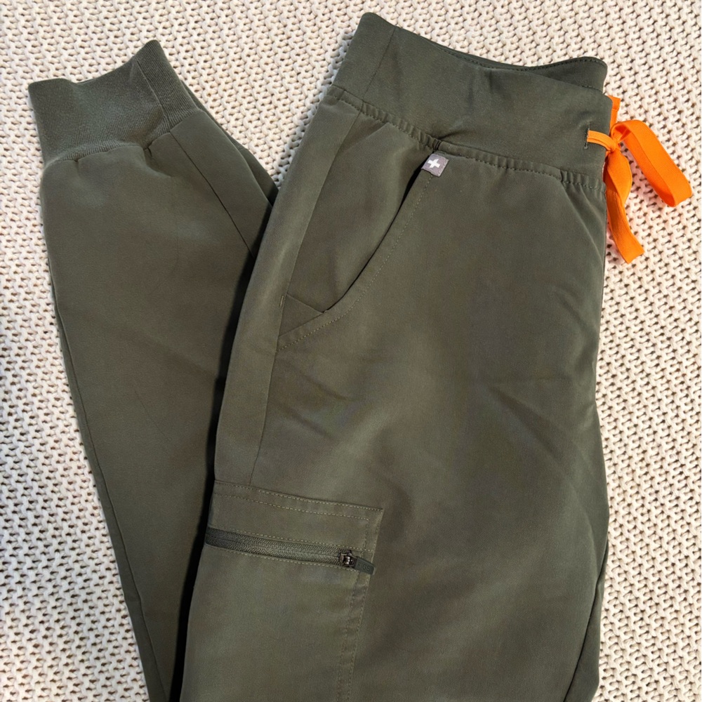 Figs Zamora Scrub Pant - Moss XS